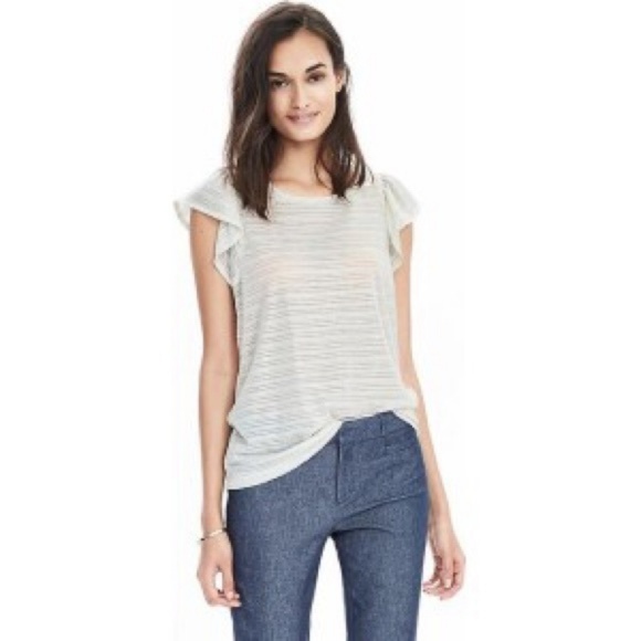 Banana Republic Tops - CLEARANCE 🔥Banana Republic gold metallic cream top with flutter sleeves